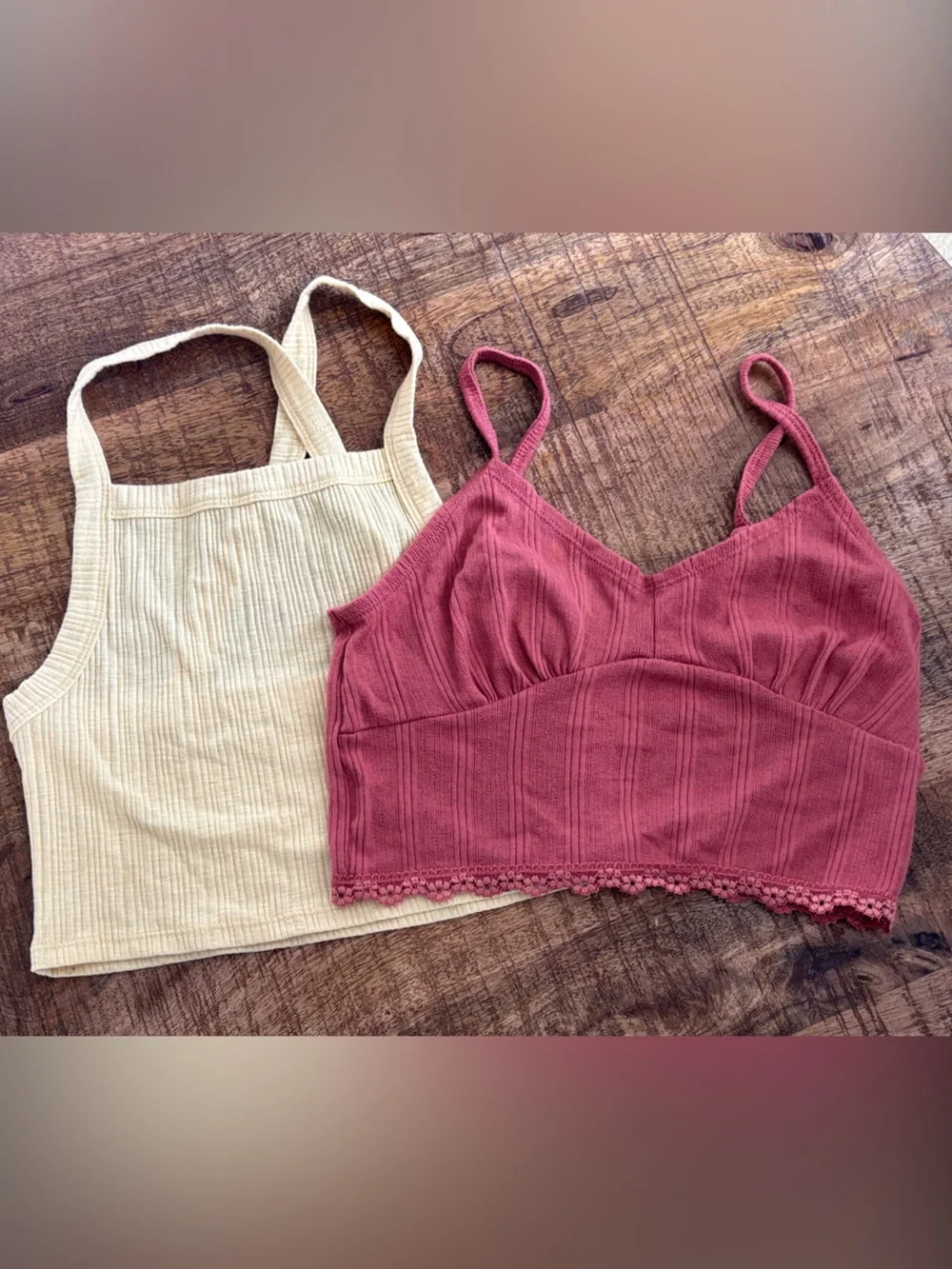 Set of 2 Like New American Eagle Tanks - Size XS - Picture 1 of 7